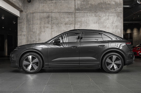Porsche Macan 2 of 30