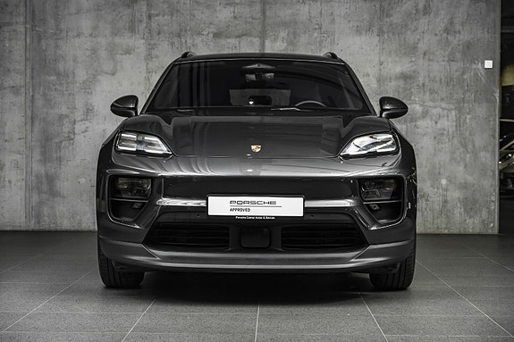 Porsche Macan 6 of 30