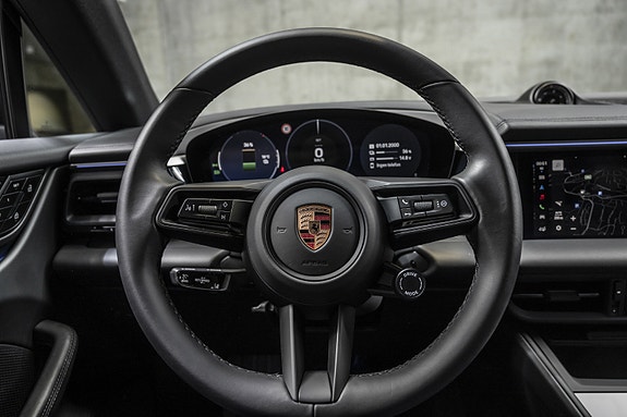 Porsche Macan 19 of 30