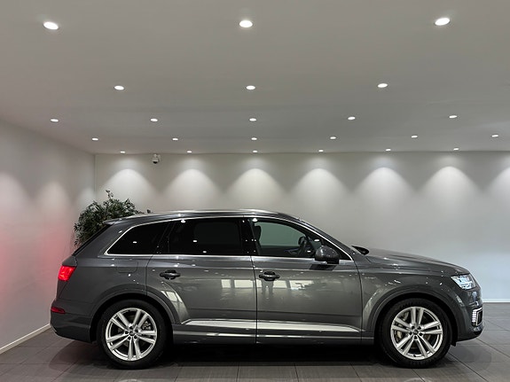 Audi Q7 3 of 30