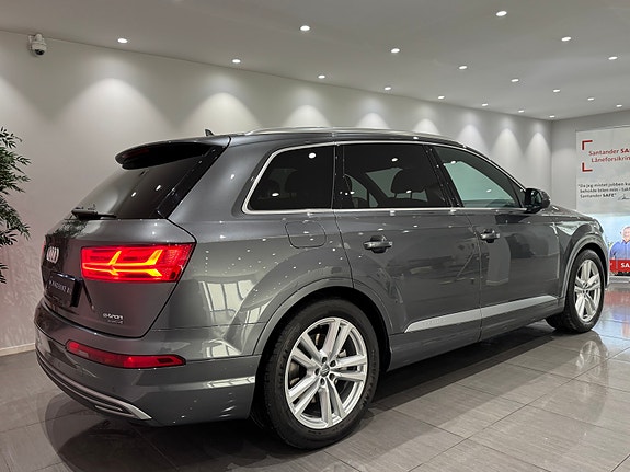 Audi Q7 8 of 30