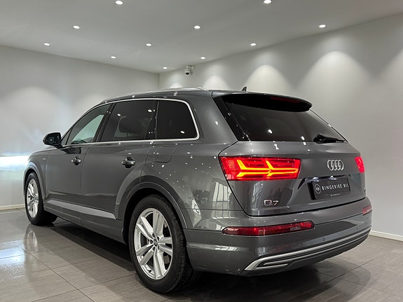 Audi Q7 7 of 30