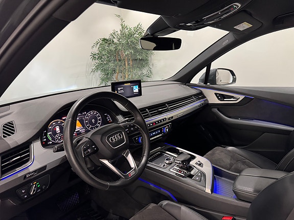 Audi Q7 30 of 30