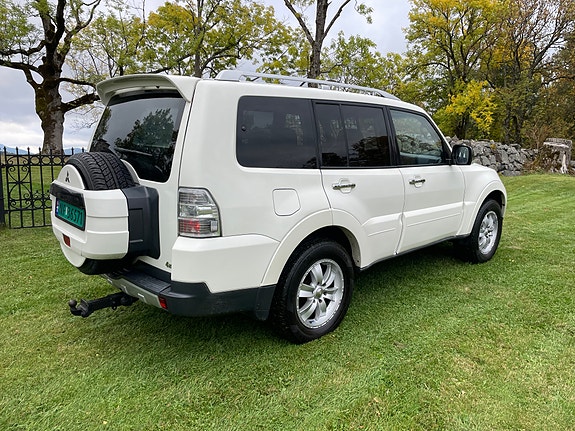 Mitsubishi Pajero 3 of 22