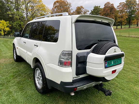Mitsubishi Pajero 5 of 22