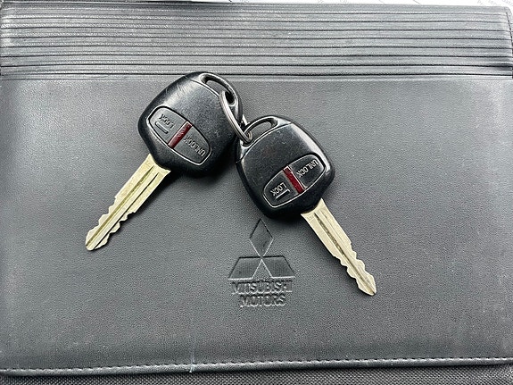 Mitsubishi Pajero 21 of 22