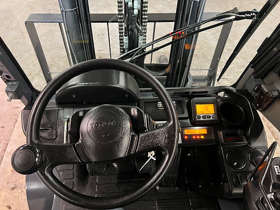 Toyota 8FDF25 #MEGET FIN# KUN 1670 timer# 11 of 15