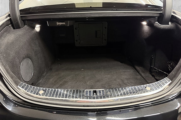 Mercedes-Benz S560 22 of 23