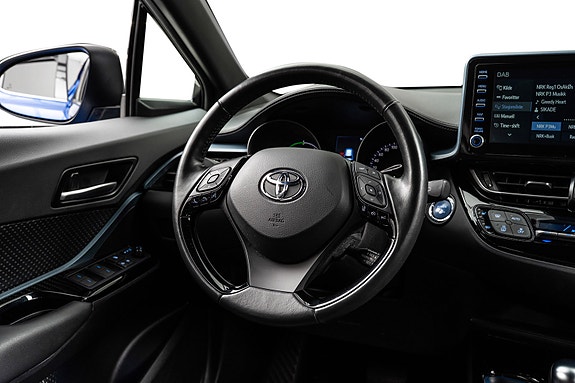 Toyota C-HR 14 of 24