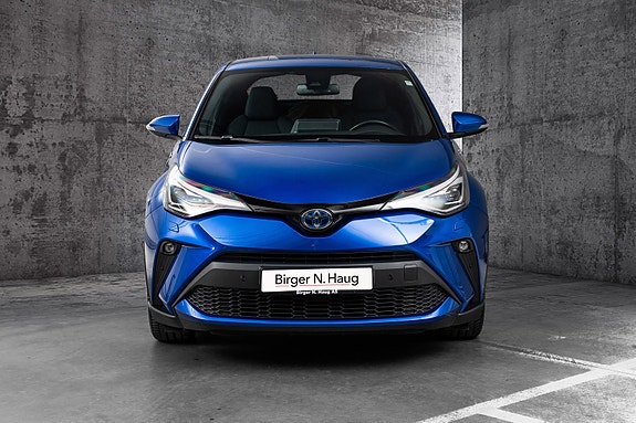 Toyota C-HR 3 of 24