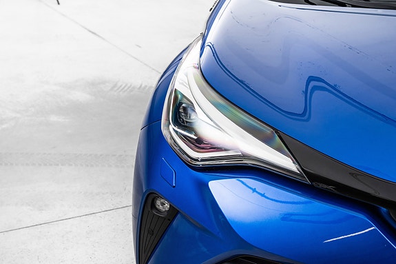 Toyota C-HR 4 of 24