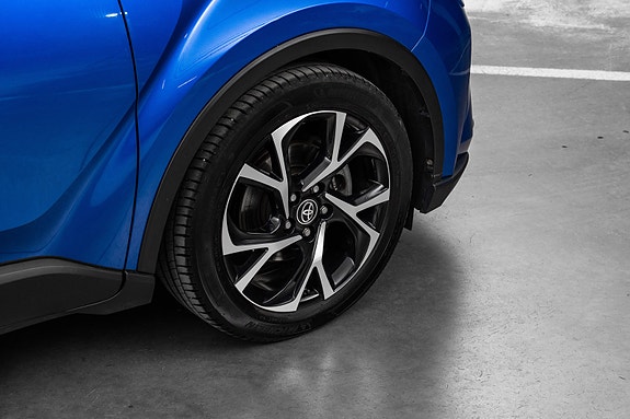 Toyota C-HR 9 of 24