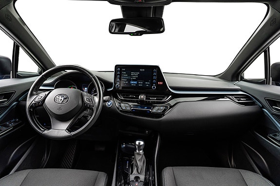 Toyota C-HR 15 of 24
