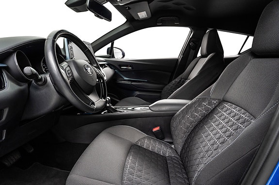Toyota C-HR 10 of 24