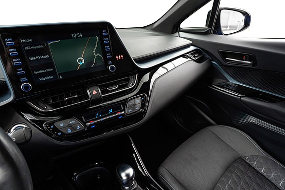 Toyota C-HR 11 of 24