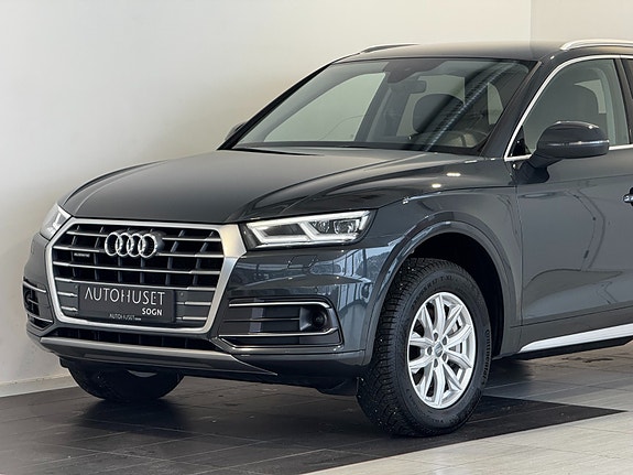 Audi Q5 2 of 30