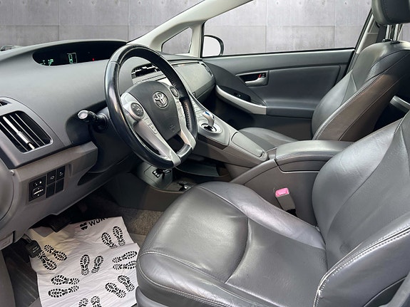 Toyota Prius 10 of 20
