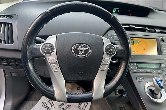 Toyota Prius 11 of 20