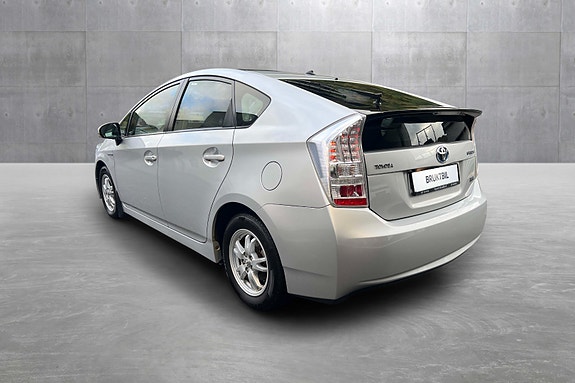 Toyota Prius 3 of 20
