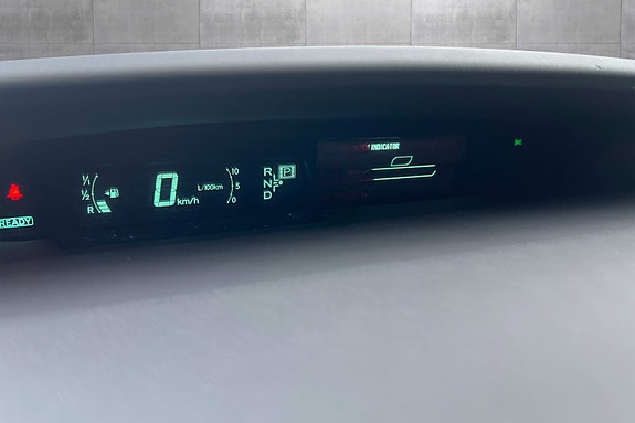 Toyota Prius 12 of 20