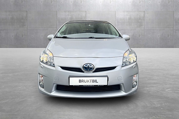 Toyota Prius 8 of 20