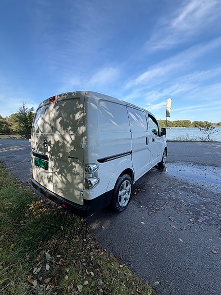Nissan e-NV200 4 of 10
