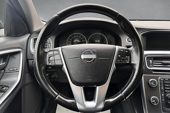 Volvo S60 19 of 30