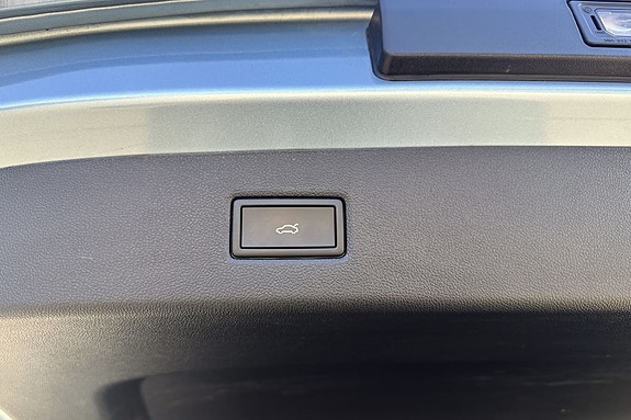Ford Explorer 12 of 28