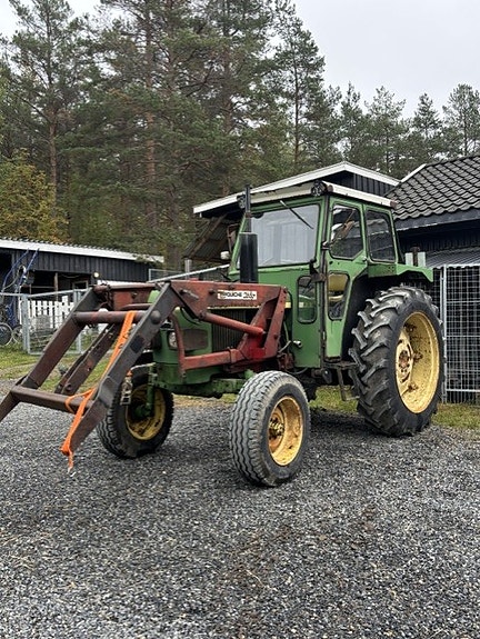 John Deere 2130 2 of 8