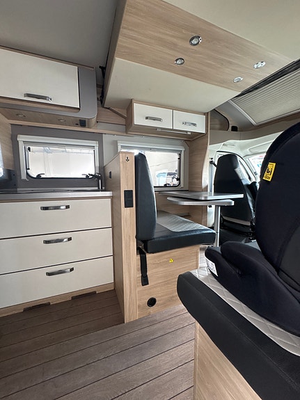 Weinsberg CaraSuite 650MF 4 of 15