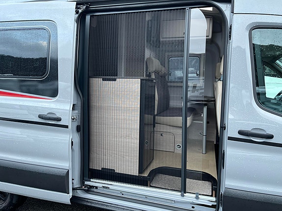 Bürstner Lineo C 590 SOLCELLE / LITHIUM / SPESIAL LAKK / 22"TV 11 of 30