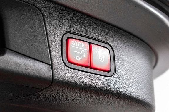 Mercedes-Benz EQA300 6 of 18