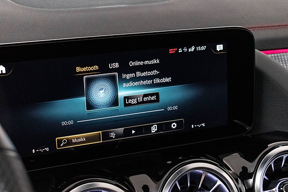 Mercedes-Benz EQA300 14 of 18