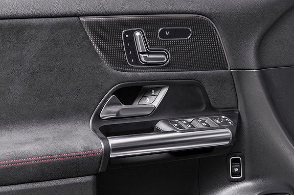 Mercedes-Benz EQA300 8 of 18