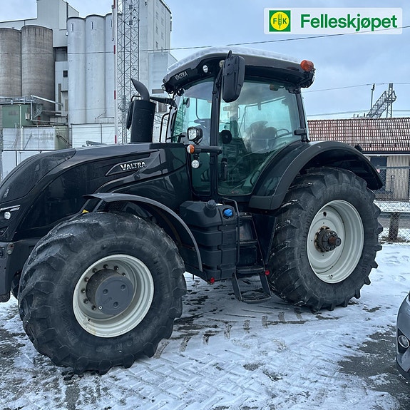 Valtra S394 7 of 14