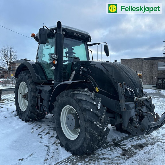 Valtra S394 3 of 14