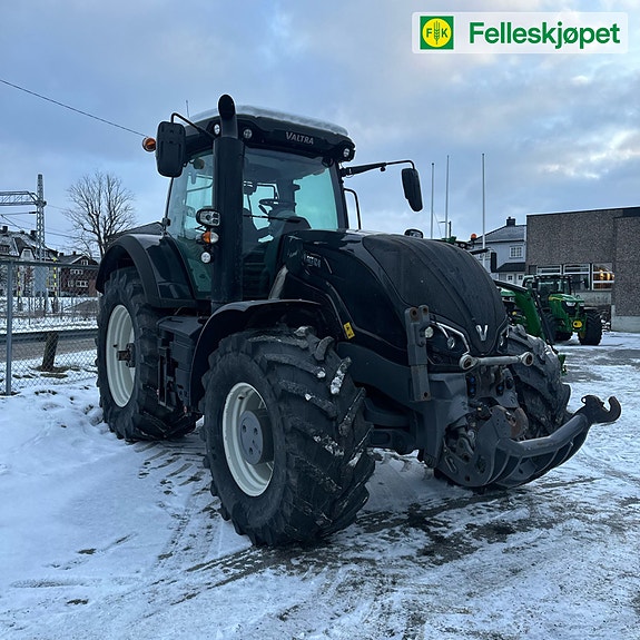 Valtra S394 2 of 14