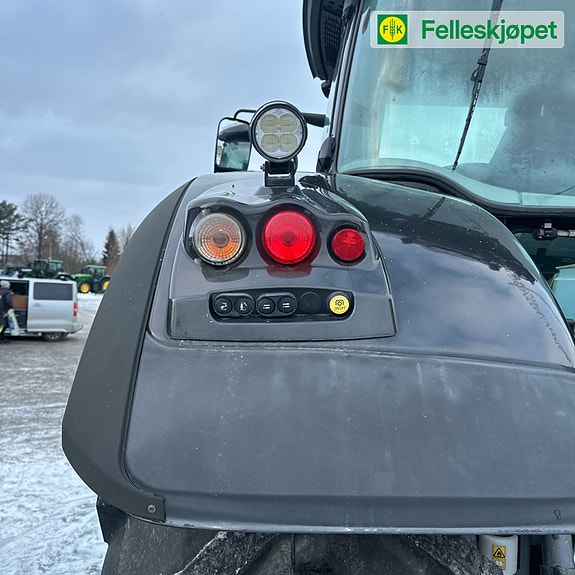 Valtra S394 9 of 14