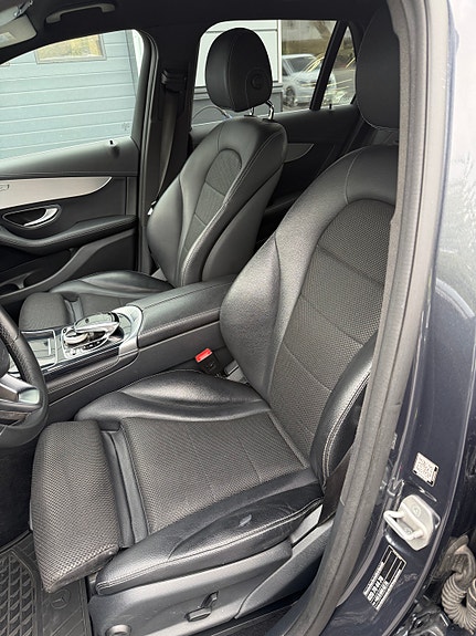 Mercedes-Benz GLC220 d 21 of 30