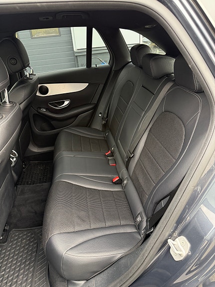 Mercedes-Benz GLC220 d 22 of 30
