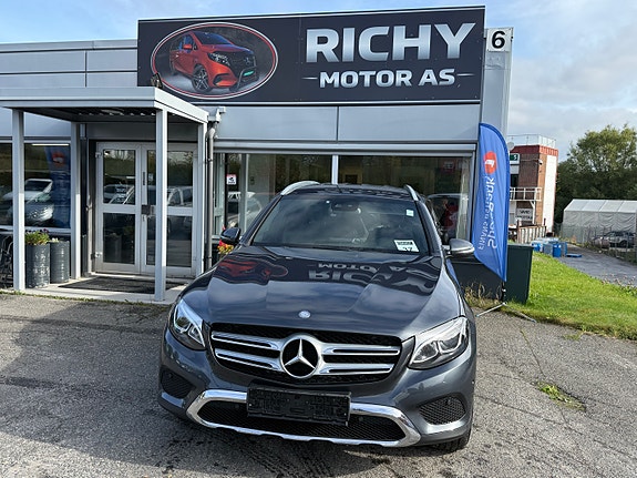 Mercedes-Benz GLC220 d 3 of 30