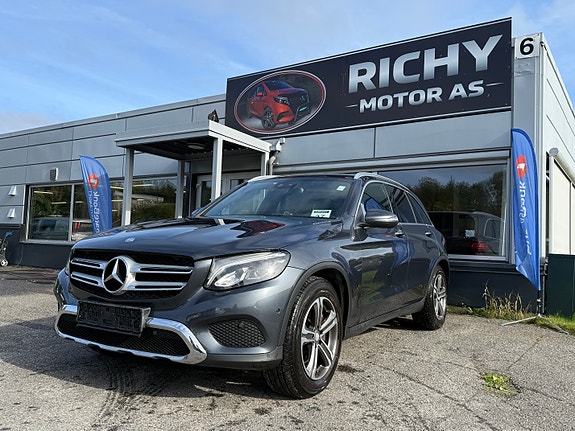 Mercedes-Benz GLC220 d 2 of 30