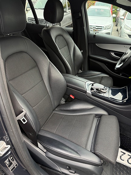 Mercedes-Benz GLC220 d 18 of 30