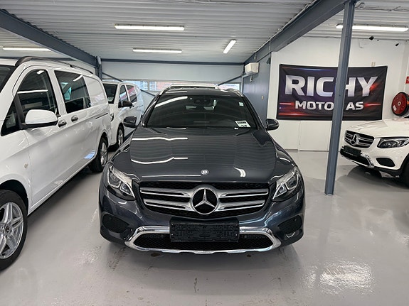 Mercedes-Benz GLC220 d 29 of 30