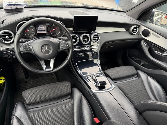 Mercedes-Benz GLC220 d 23 of 30