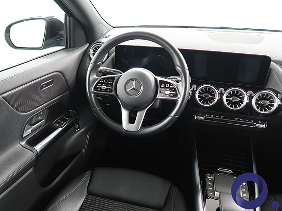 Mercedes-Benz EQA300 12 of 30