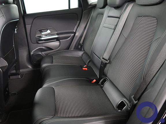 Mercedes-Benz EQA300 26 of 30