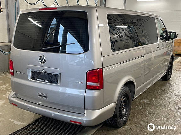 Volkswagen Caravelle 5 of 10