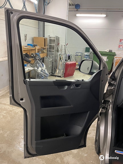 Volkswagen Caravelle 9 of 10