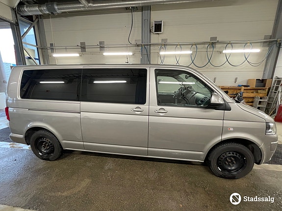 Volkswagen Caravelle 4 of 10